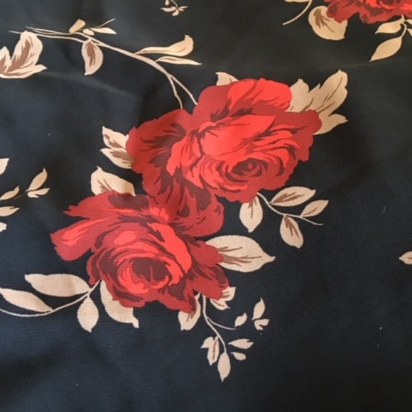 TORRID Size 5 Black & Red Floral Swing Cam… - Picture 5 of 7